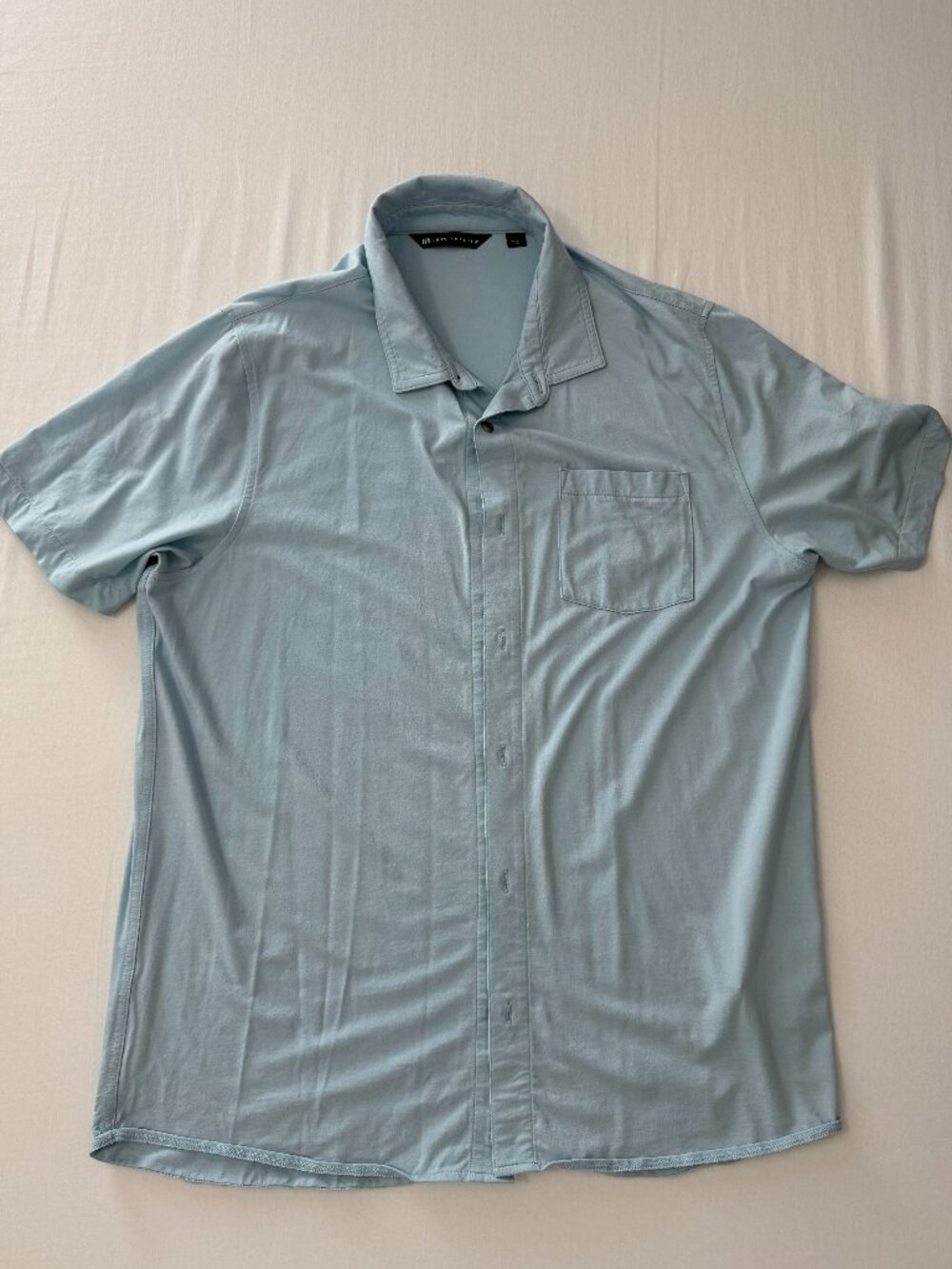 TravisMathew Men's Sands of Time Short Sleeve Stretch Button-Up Shirt